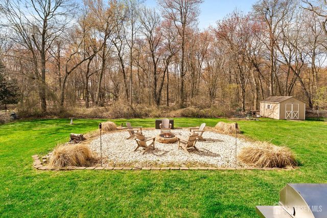 17 Dogwood Lane, Hamilton, NJ 08690