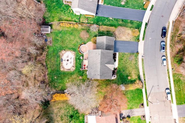 17 Dogwood Lane, Hamilton, NJ 08690