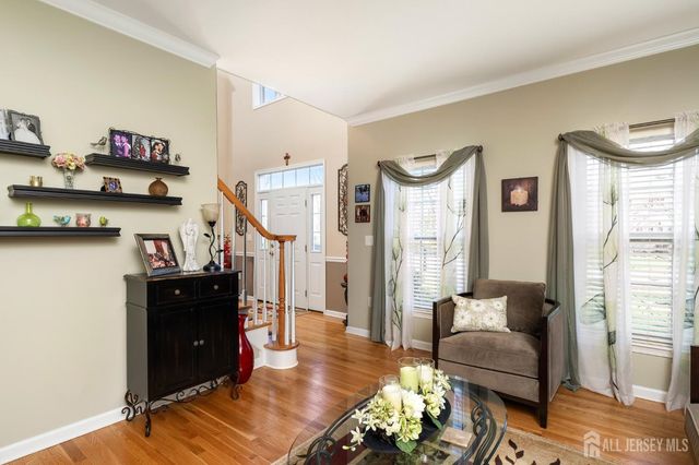 17 Dogwood Lane, Hamilton, NJ 08690