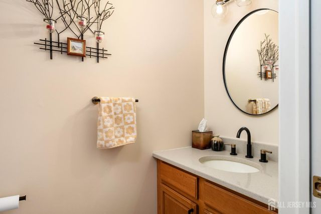 17 Dogwood Lane, Hamilton, NJ 08690