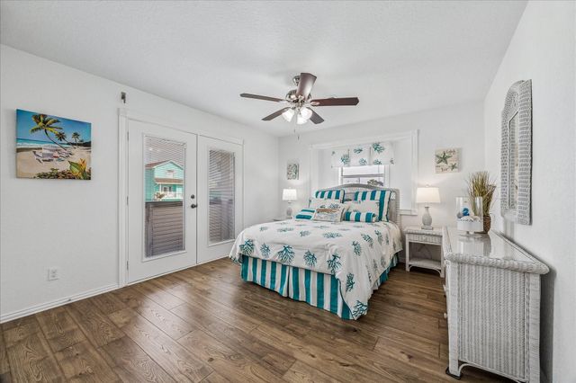 209 Bora Bora Drive, Tiki Island, TX 77554