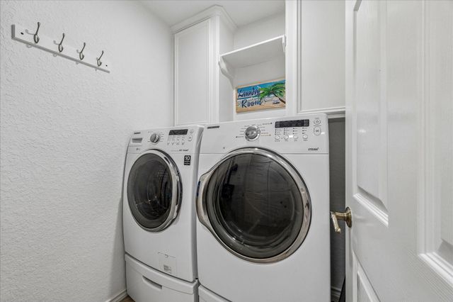 209 Bora Bora Drive, Tiki Island, TX 77554