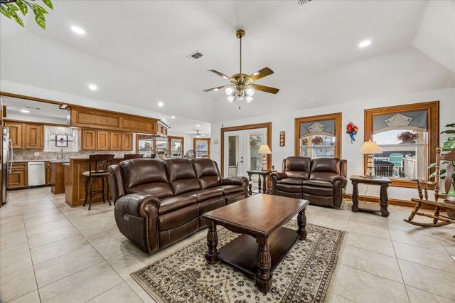 209 Bora Bora Drive, Tiki Island, TX 77554