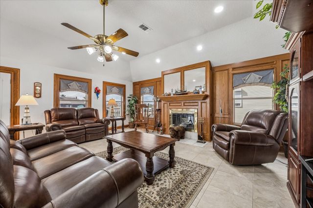 209 Bora Bora Drive, Tiki Island, TX 77554