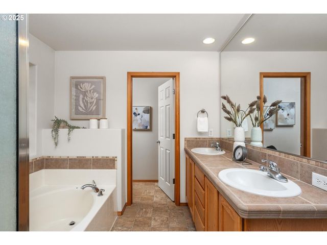 17802 Se 16TH St, Vancouver, WA 98683