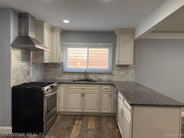 3740 Merrimac Drive, Sterling Heights, MI 48310
