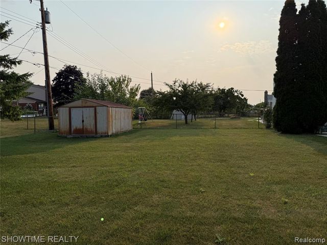 3740 Merrimac Drive, Sterling Heights, MI 48310