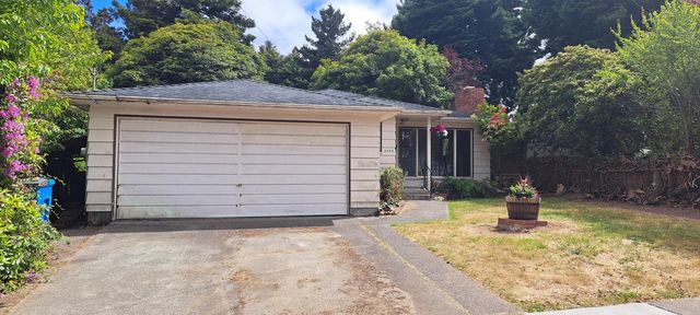 2458 Wood Street, Eureka, CA 95501