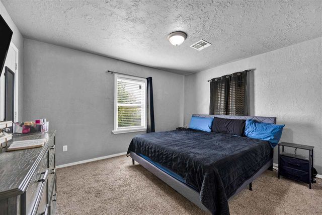 27 NW 28th St, Lawton, OK 73505