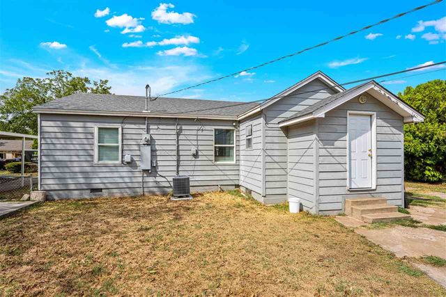 27 NW 28th St, Lawton, OK 73505