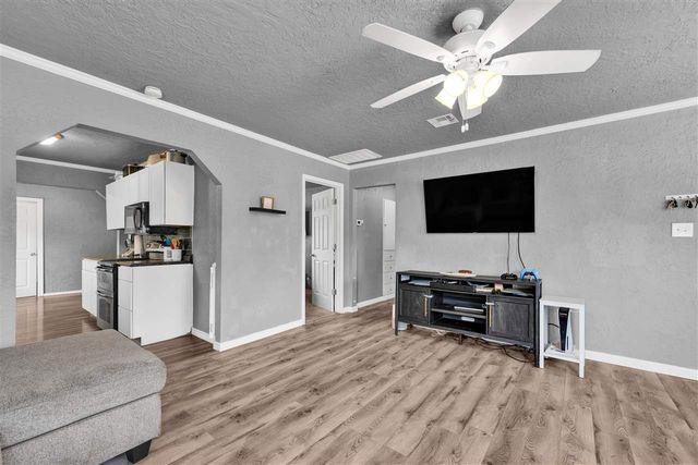 27 NW 28th St, Lawton, OK 73505