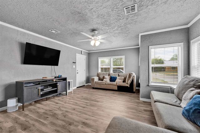 27 NW 28th St, Lawton, OK 73505