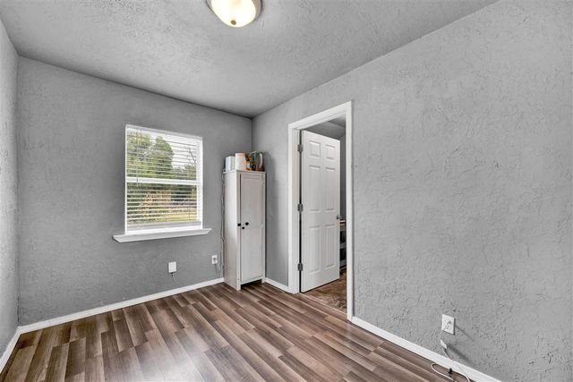 27 NW 28th St, Lawton, OK 73505