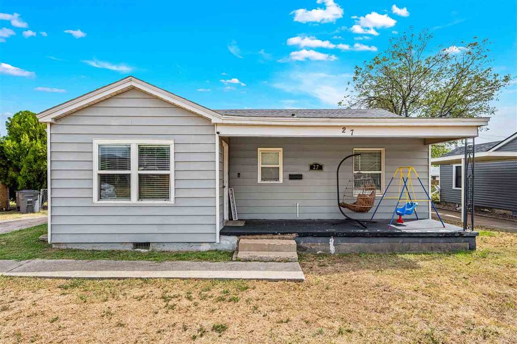 27 NW 28th St, Lawton, OK 73505