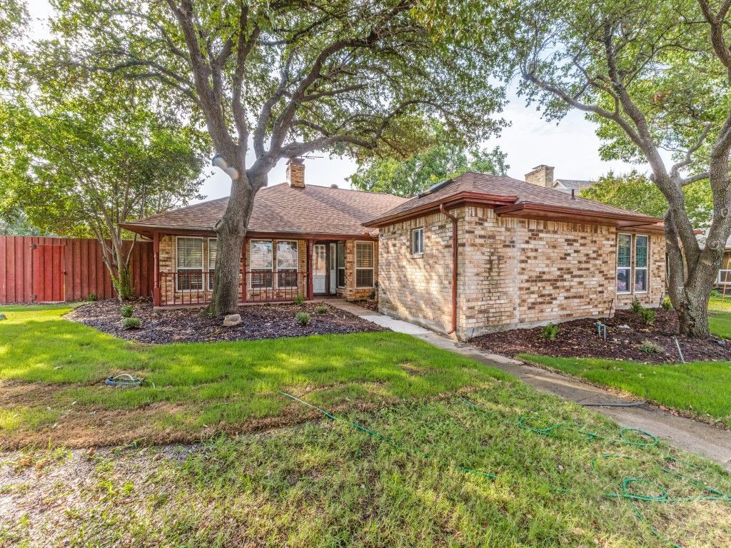 806 Pebblecreek Drive, Garland, TX 75040