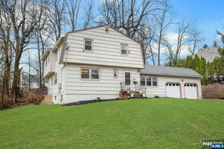 3 Page Place, Livingston, NJ 07039