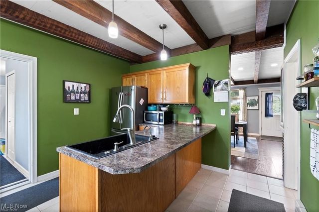 1924 Caroline Avenue, Norton, OH 44203