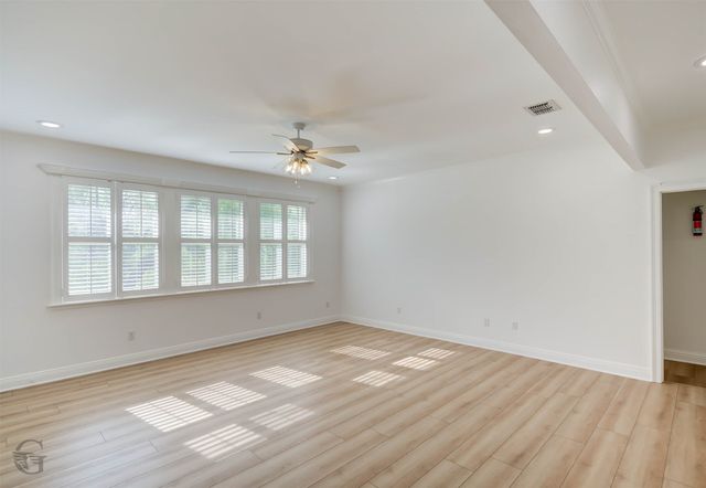 316 Autumn Ridge Drive, Bossier City, LA 71111