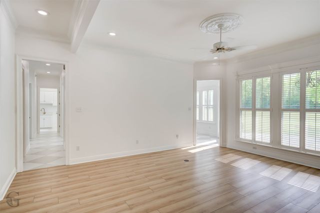 316 Autumn Ridge Drive, Bossier City, LA 71111