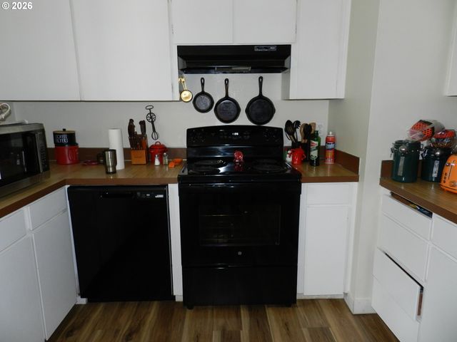 2375 Se WASHINGTON Ct, Hillsboro, OR 97123