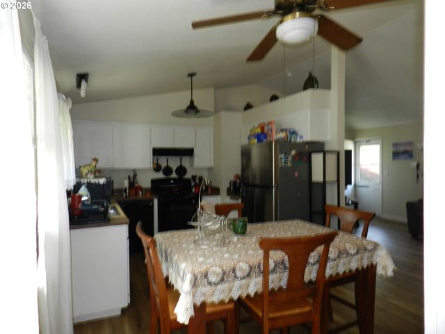2375 Se WASHINGTON Ct, Hillsboro, OR 97123