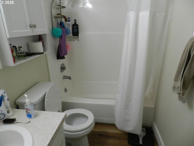 2375 Se WASHINGTON Ct, Hillsboro, OR 97123