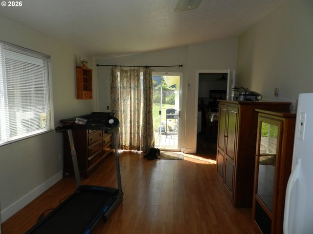 2375 Se WASHINGTON Ct, Hillsboro, OR 97123