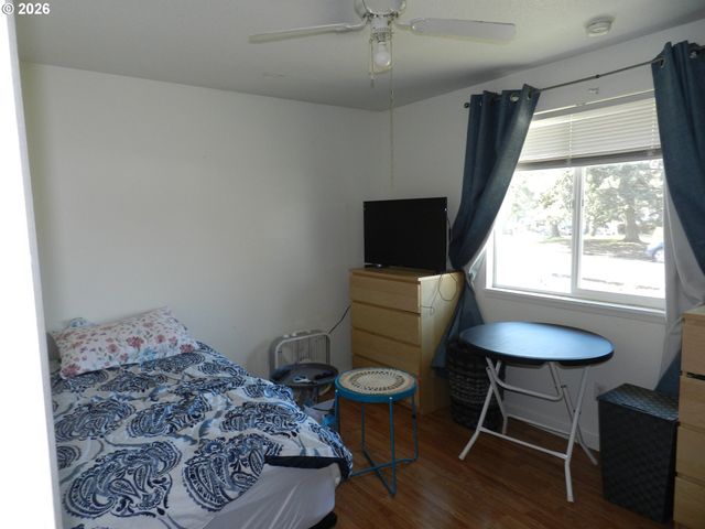 2375 Se WASHINGTON Ct, Hillsboro, OR 97123