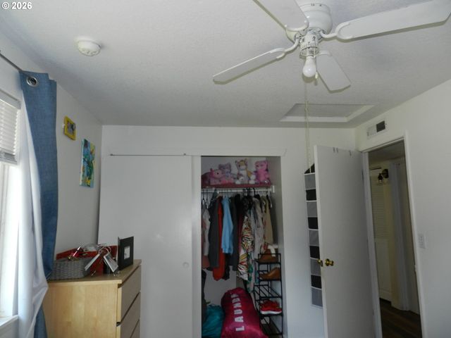 2375 Se WASHINGTON Ct, Hillsboro, OR 97123