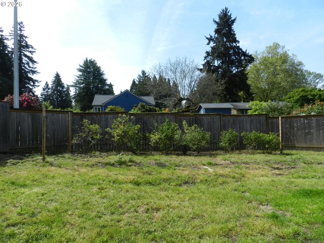 2375 Se WASHINGTON Ct, Hillsboro, OR 97123