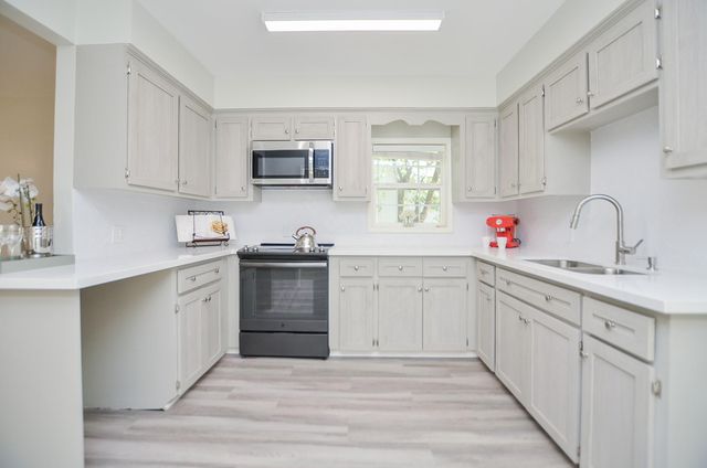 1613 Mulcahy Street, Rosenberg, TX 77471