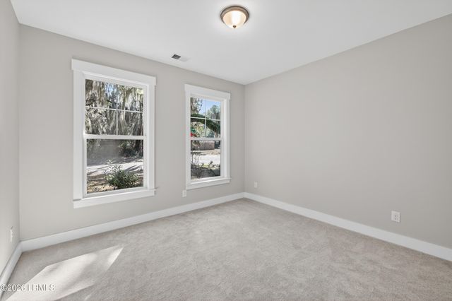1 Alumni Road, Beaufort, SC 29907