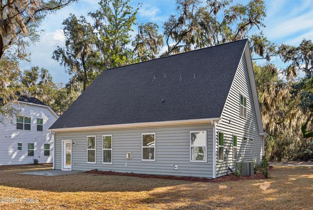 1 Alumni Road, Beaufort, SC 29907