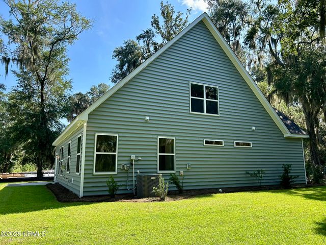 1 Alumni Road, Beaufort, SC 29907