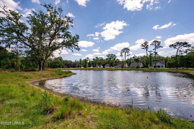 1 Alumni Road, Beaufort, SC 29907