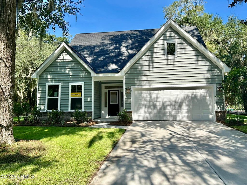 1 Alumni Road, Beaufort, SC 29907