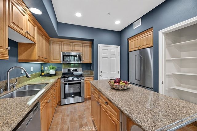 47 Nightshade, Irvine, CA 92603