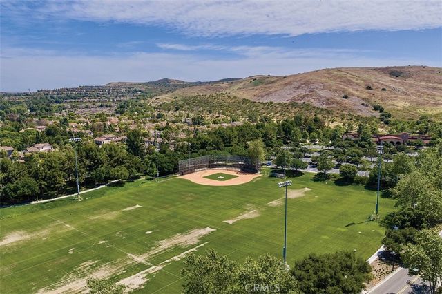 47 Nightshade, Irvine, CA 92603
