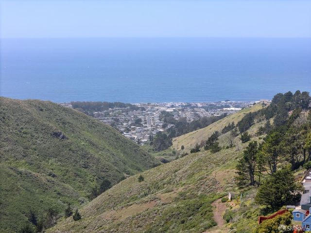 727 Lockhaven Drive, Pacifica, CA 94044