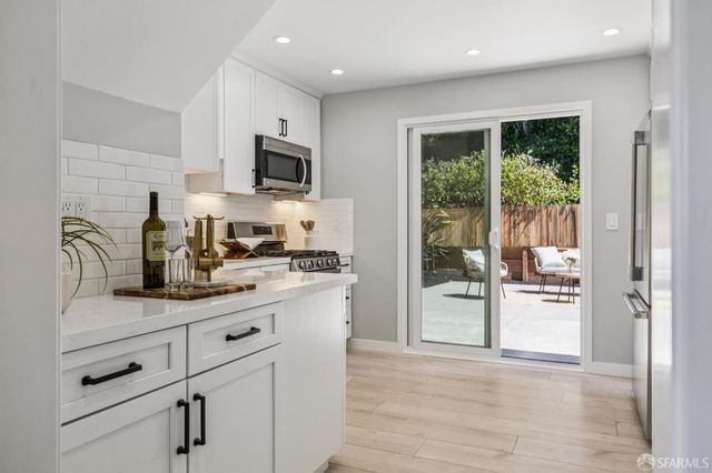 727 Lockhaven Drive, Pacifica, CA 94044