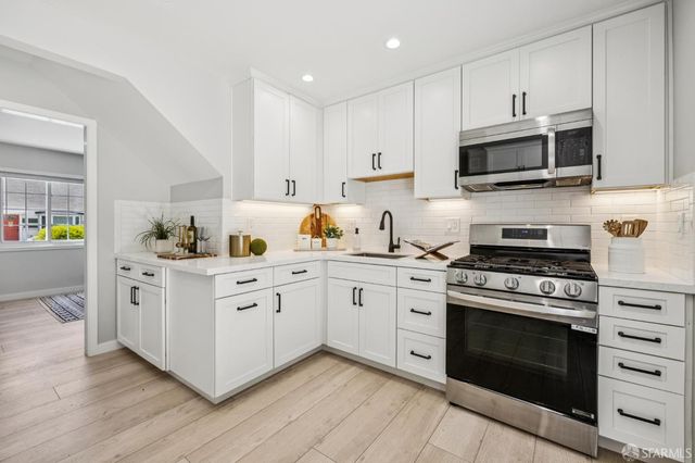 727 Lockhaven Drive, Pacifica, CA 94044