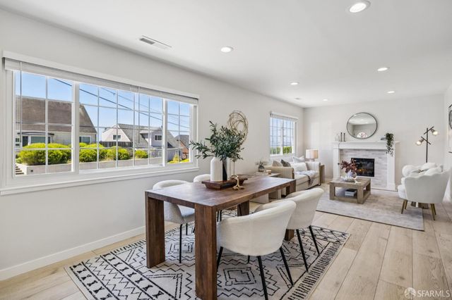 727 Lockhaven Drive, Pacifica, CA 94044