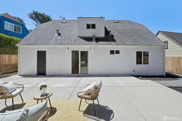 727 Lockhaven Drive, Pacifica, CA 94044