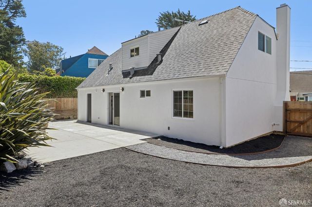 727 Lockhaven Drive, Pacifica, CA 94044