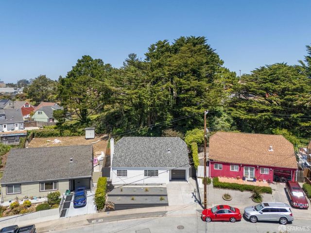 727 Lockhaven Drive, Pacifica, CA 94044