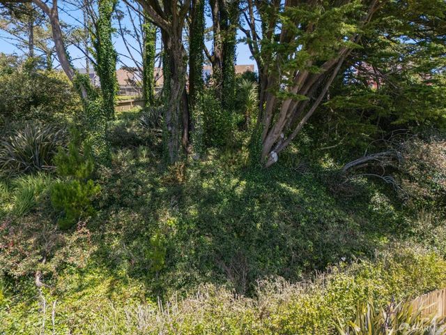727 Lockhaven Drive, Pacifica, CA 94044