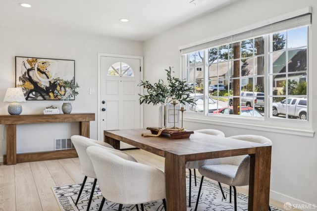 727 Lockhaven Drive, Pacifica, CA 94044