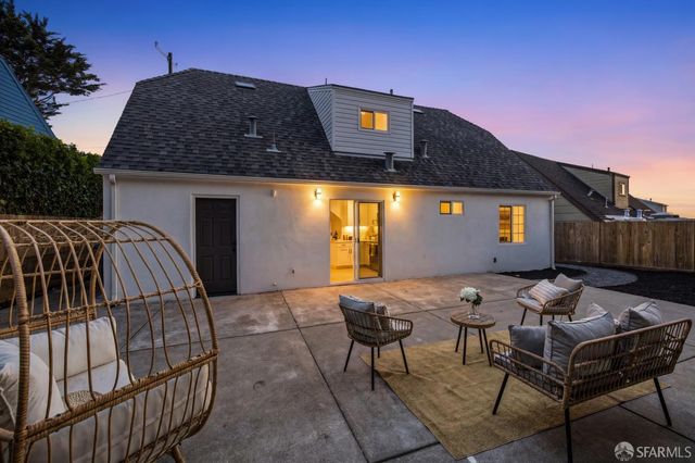 727 Lockhaven Drive, Pacifica, CA 94044