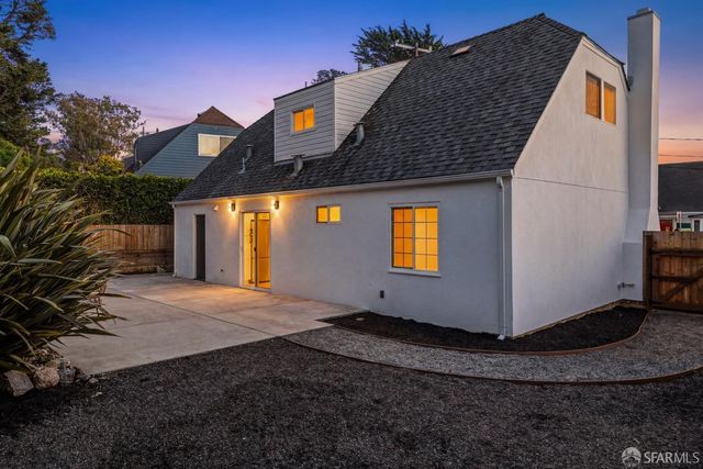 727 Lockhaven Drive, Pacifica, CA 94044