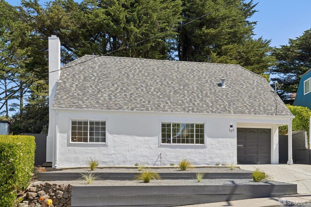 727 Lockhaven Drive, Pacifica, CA 94044